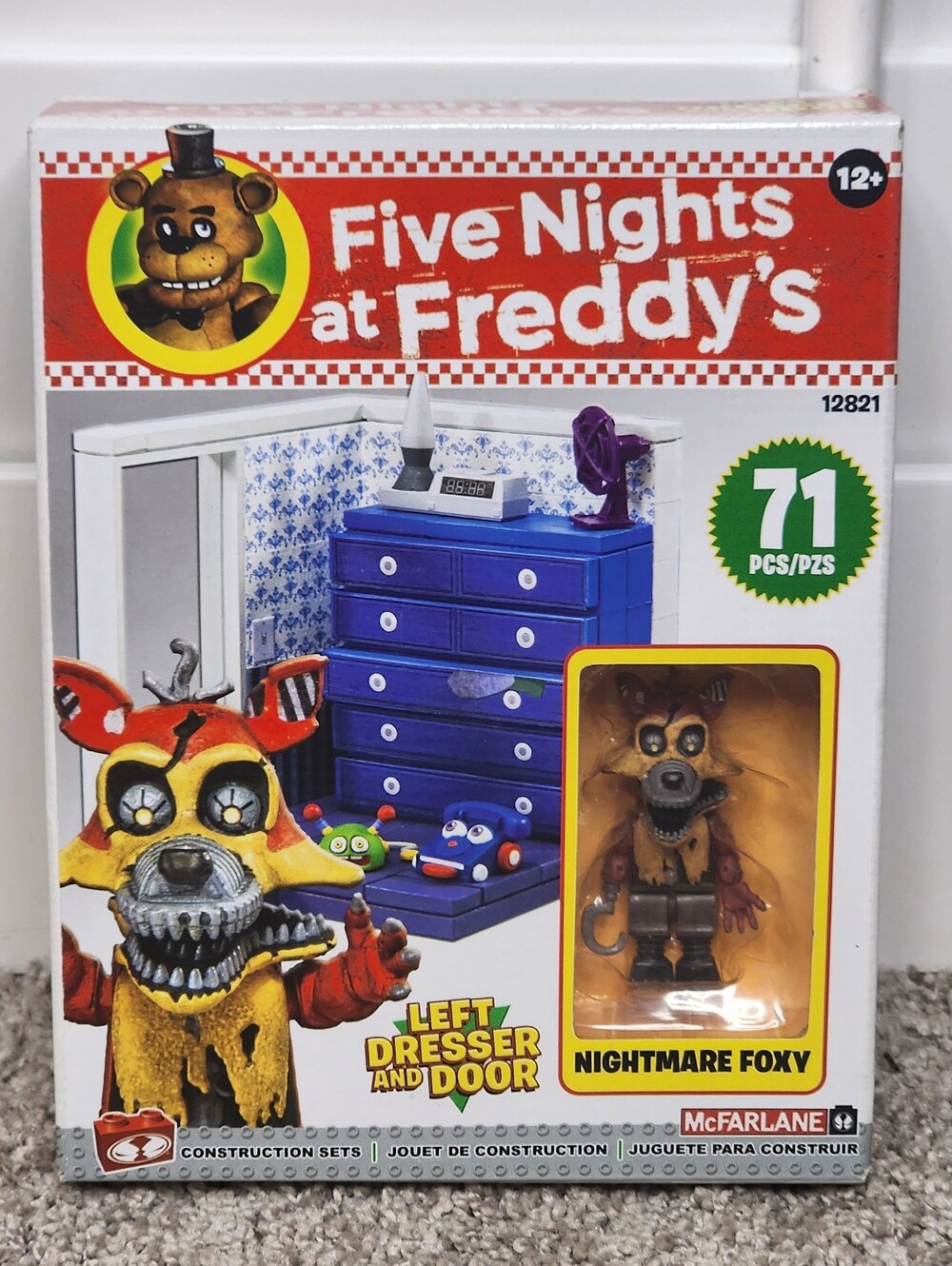 New McFarlane Five Nights at Freddy's Nightmare Foxy Left Dresser & Door Set